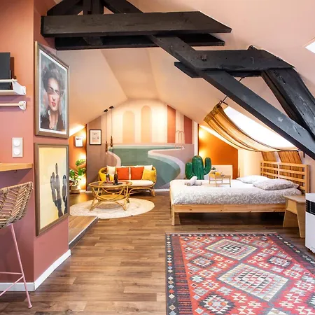 شقة Casa Del Sol - Jacuzzi & Boho Elegance